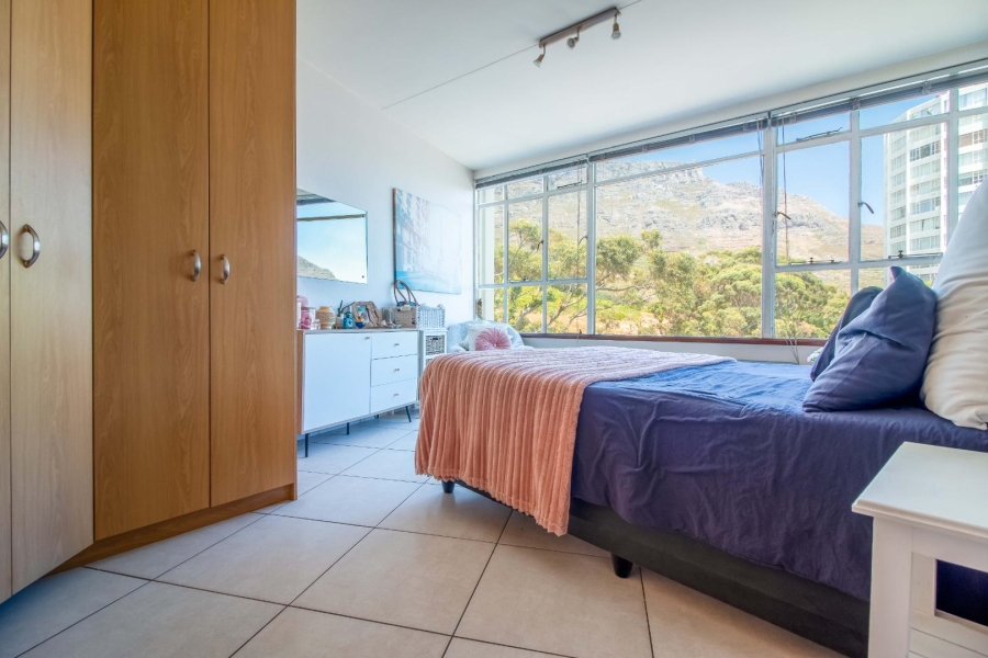 2 Bedroom Property for Sale in Vredehoek Western Cape